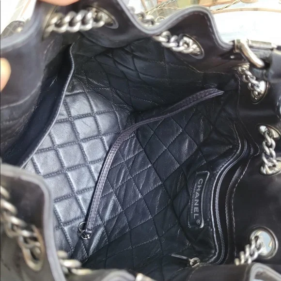 ❌SOLD❌SUPER CUTE!Chanel Bag Black Backpack Quilted Calfskin/Can use as a HandBag - Picture 14 of 16